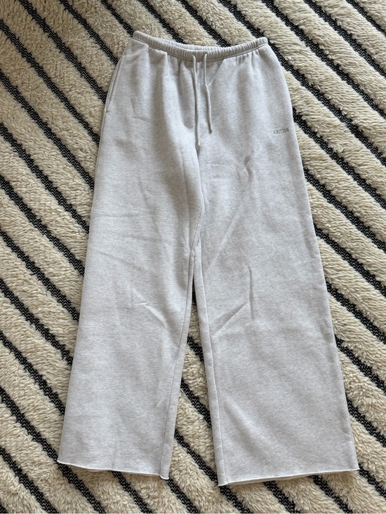 Aritzia Pants - Aritzia Mega Flutter Sweatfleece Heather Cloud Size M NWT